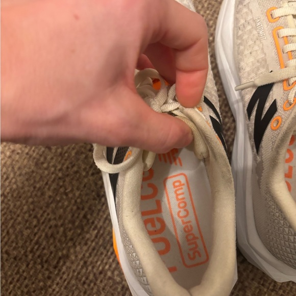 New Balance Fuel Cell Supercomp Trainer- LIKE NEW - Picture 7 of 7
